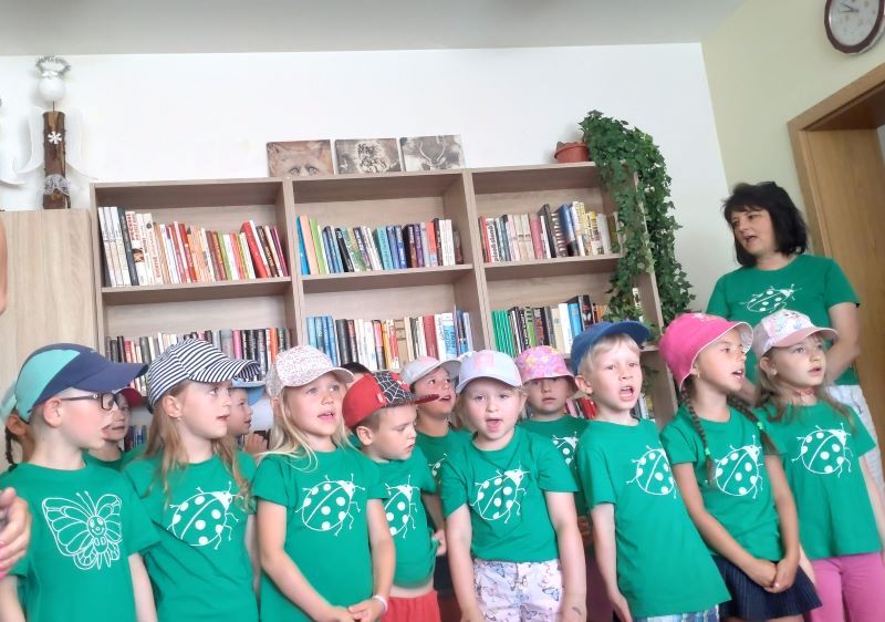  Loučení předškoláků v pečovatelském domě